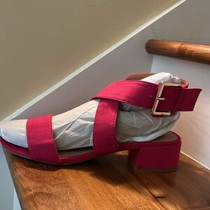 ASOS 10 fuchsia pink chunky heel sandals